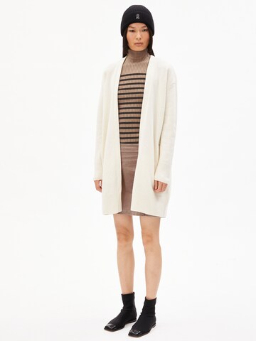 Cardigan 'Kassandraa' ARMEDANGELS en beige