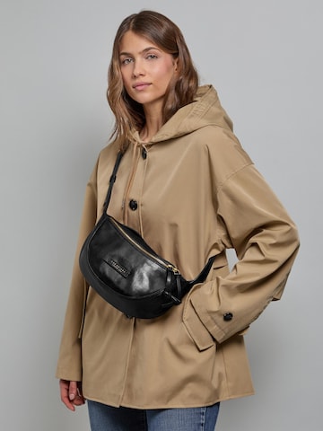 The Bridge Belt bag in Black