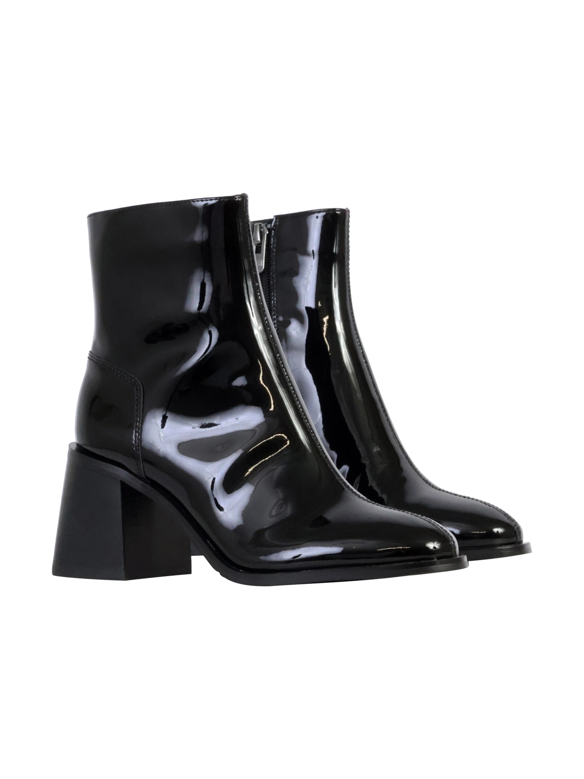 Emilie Karston Ankle boots in Black