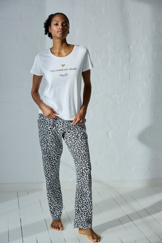 Pantaloncini da pigiama di VIVANCE in bianco: frontale