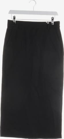 Closed Skirt in S in Black: front