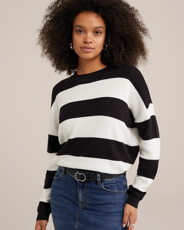 WE Fashion Sweater in Black: front