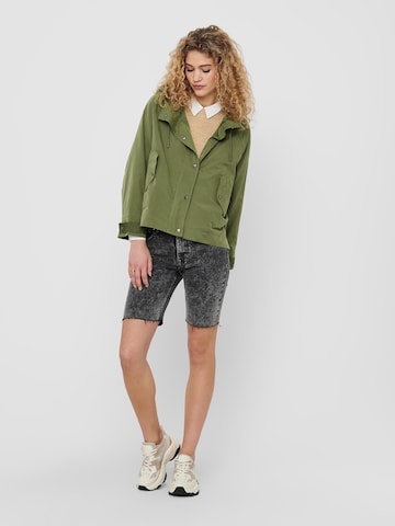 Veste mi-saison 'Ella' ONLY en vert