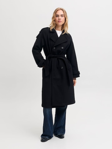 Cappotto di mezza stagione 'ESMA' di JJXX in nero: frontale