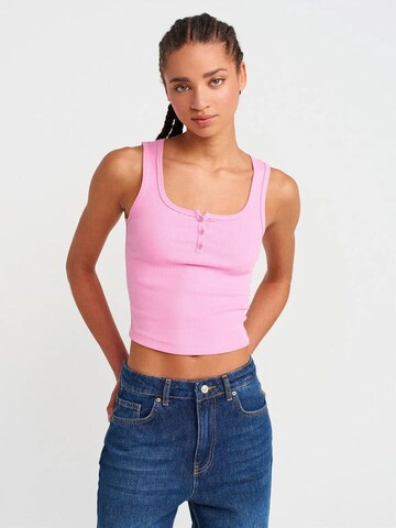 Dilvin Top in Roze: voorkant