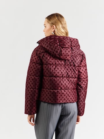 GUESS - Casaco de inverno 'NEW DAISY' em vermelho