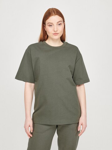 ABOUT YOU x VIAM Studio Shirt 'Goal' in Groen: voorkant