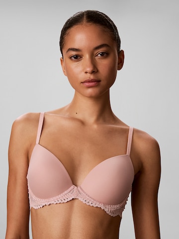 Classique Soutien-gorge 'Perfectly Fit' Calvin Klein en rose