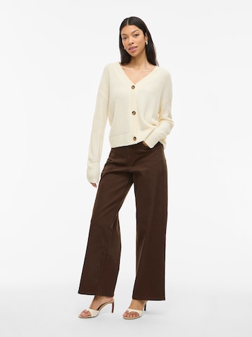 Cardigan 'VIAVELINE' VILA en blanc