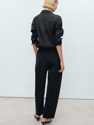 MANGO Loosefit Housut 'FOG' värissä musta
