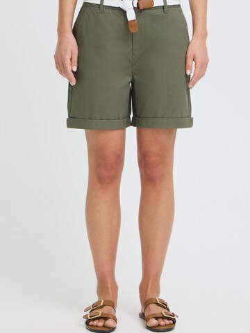 Oxmo Regular Chinoshorts inkl. Gürtel in Grün: Vorderseite