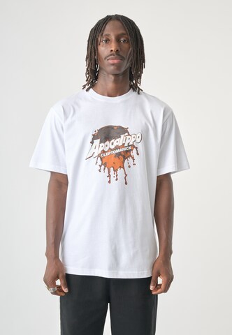 Cleptomanicx Shirt in White: front
