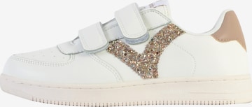 victoria Sneaker in Grau: Vorderseite