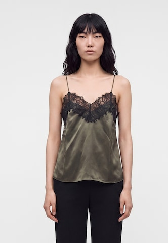 Top di IRO in verde: frontale