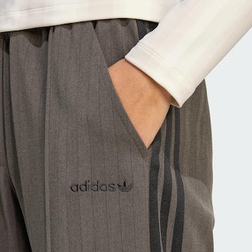ADIDAS ORIGINALS - regular Pantalón en verde