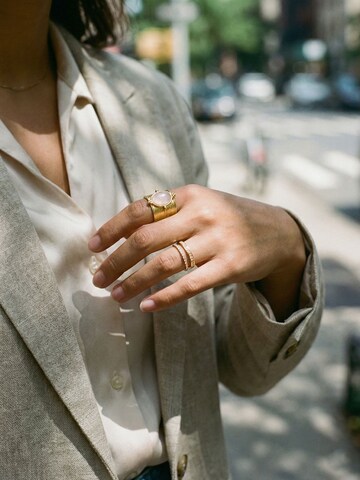 Nemomatheo Ring 'Opulenz – Großer Steinring' in Gold