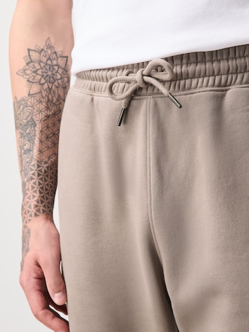 Next Tapered Hose in Grau