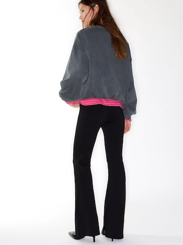 Bluză de molton de la Pull&Bear pe negru