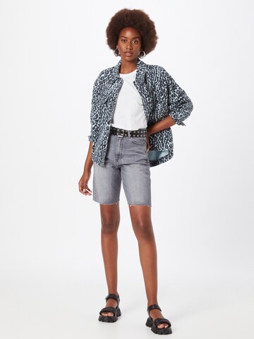 Dr. Denim Regular Shorts in Grau