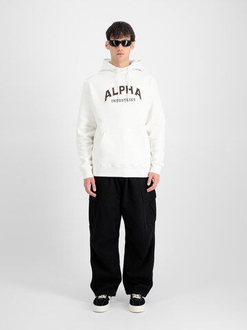 ALPHA INDUSTRIES Sweatshirt in Weiß