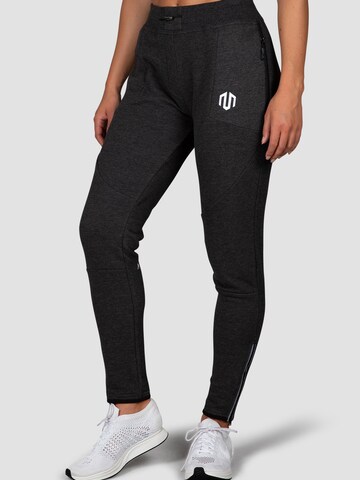 MOROTAI Tapered Sportbroek 'Naka' in Grijs: voorkant