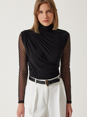 Happiness İstanbul Blouse in Zwart: voorkant