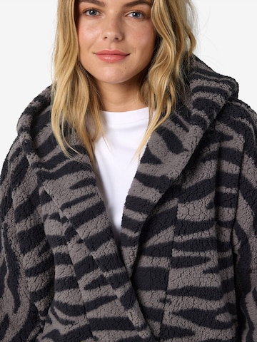 Noisy may Between-seasons coat 'NMCUDDLE' in Grey