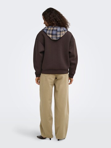 ONLY - Sudadera con cremallera 'ONLNaomi' en marrón