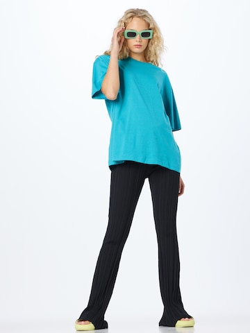 WEEKDAY Oversize t-shirt i blå