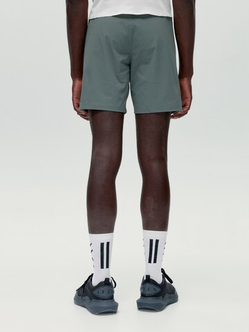 Born Regular Sportbroek 'Rhein 2.0' in Groen