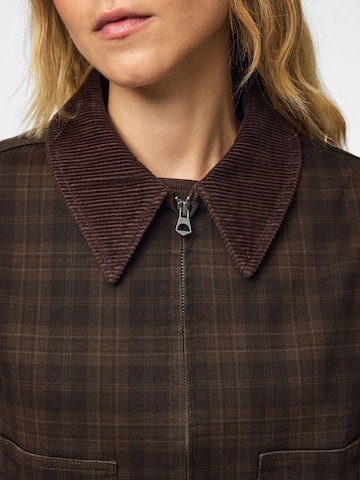 PIECES Between-season jacket 'VERA' in Brown