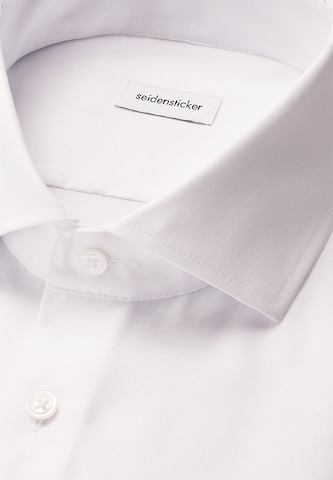 Coupe slim Chemise business 'Schwarze Rose' SEIDENSTICKER en blanc