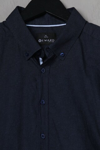 Reward Button Up Shirt in XL in Blue