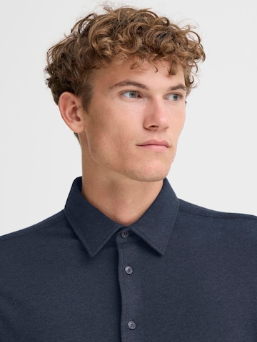Coupe regular Chemise ' CFARKAN ' Casual Friday en bleu
