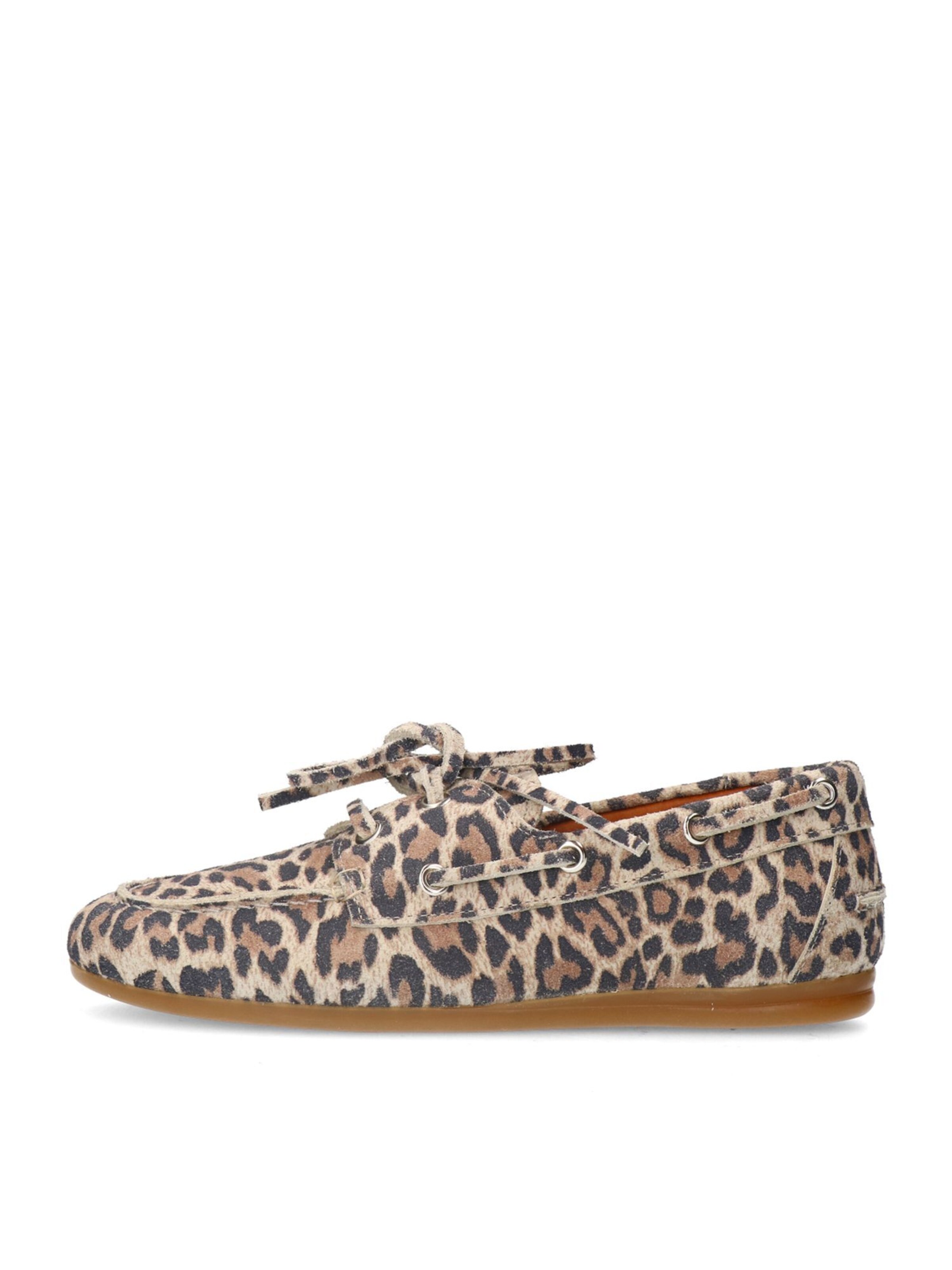 MANFIELD Classic Flats in Beige