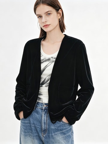 Veste mi-saison 'YOLIGEX Samtjacke Schwarz V-Ausschnitt mit Taschen' yoligex en noir