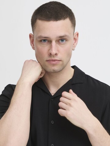 Coupe regular Chemise ' BHAURAN ' BLEND en noir