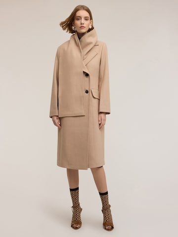 Manteau d’hiver MOTIVI en beige : devant