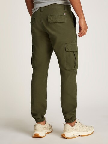Tommy Jeans Tapered Hose 'RYAN' in Grün: Rückseite