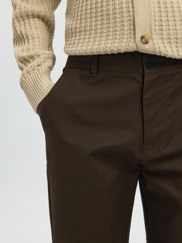 SELECTED Regular Chino Pants in Brown