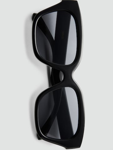 MANGO Okulary przeciwsłoneczne 'NICE' w kolorze czarny