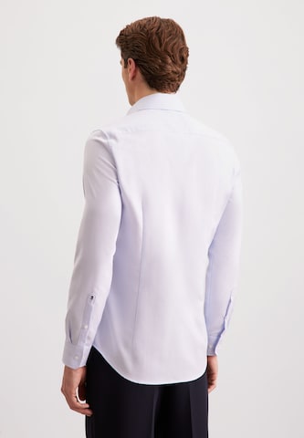 Coupe slim Chemise business 'Schwarze Rose' SEIDENSTICKER en bleu