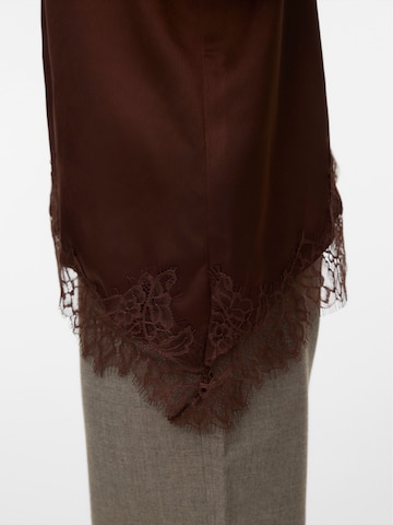 VERO MODA Top 'VMNOVI LACE SINGLET WVN NOOS' - barna