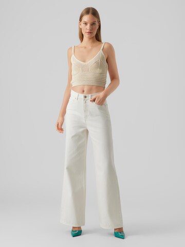 Vero Moda Tall Široke hlačnice Kavbojke 'KATHY' | bela barva