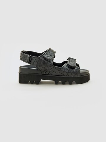 EDITED Sandalen 'Taylah' in Schwarz: Vorderseite