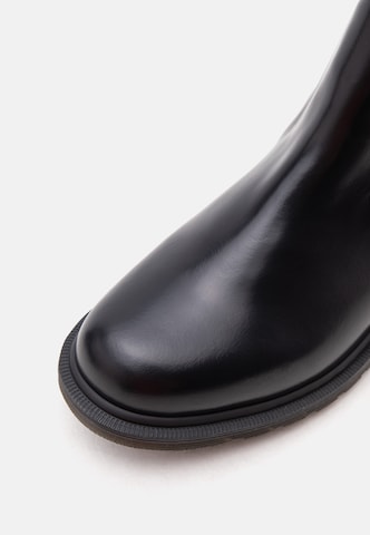 Dr. Martens Chelsea csizmák 'Mayfare' - fekete