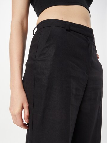 WEEKDAY Regular Trousers with creases 'Cyrus' in Black