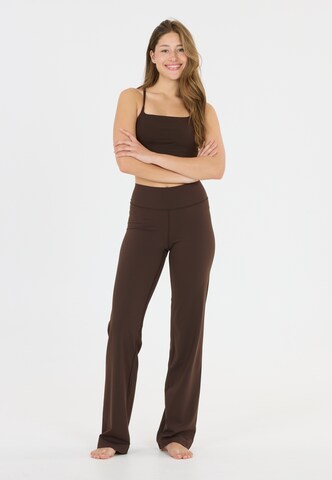 Athlecia Regular Sportbroek 'Emarri' in Bruin