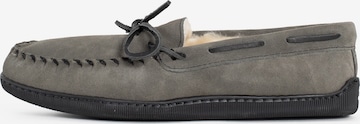 Mocassin Minnetonka en gris : devant