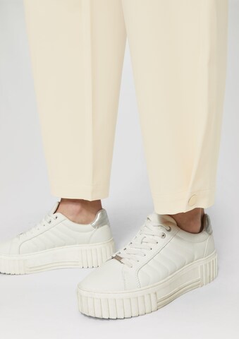 s.Oliver Loosefit Bundfaltenhose in Beige